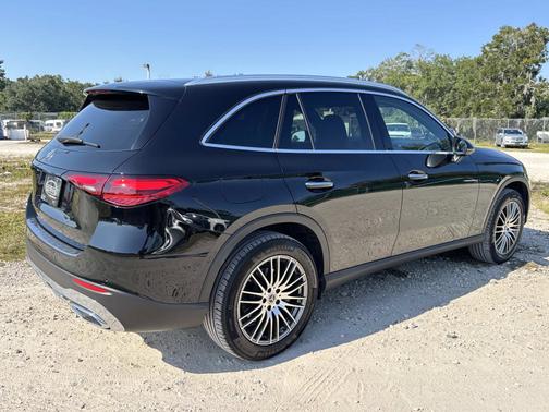 2025 Mercedes-Benz GLC 300 Base