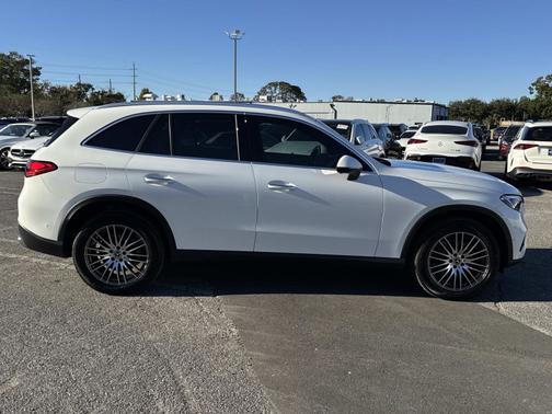 2025 Mercedes-Benz GLC 300 Base