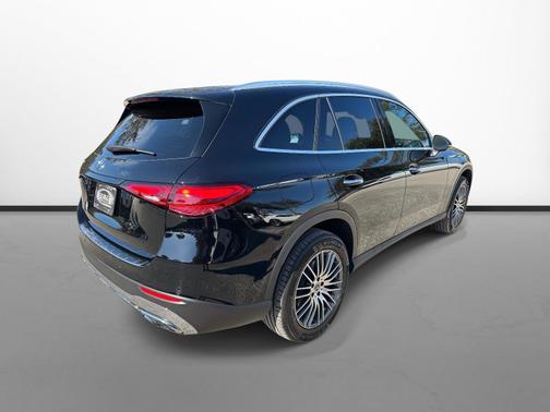 2025 Mercedes-Benz GLC 300 