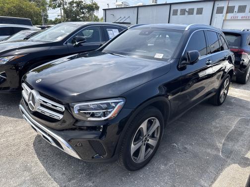 Black 2022 Mercedes-Benz GLC 300
