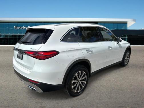 2025 Mercedes-Benz GLC 300 