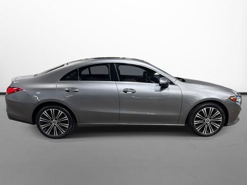 2022 Mercedes-Benz CLA 250 