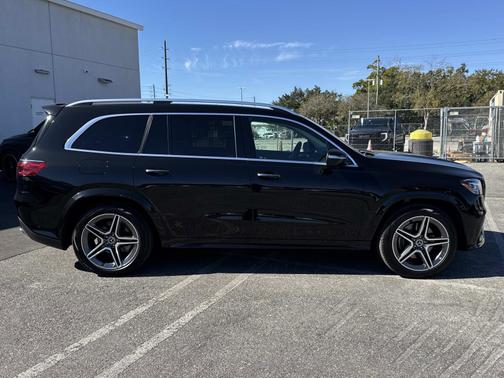 2025 Mercedes-Benz GLS 450 