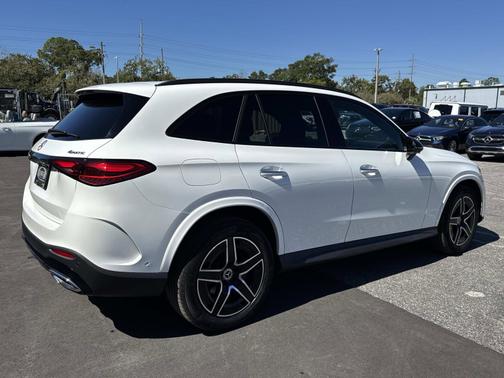 2025 Mercedes-Benz GLC 300 