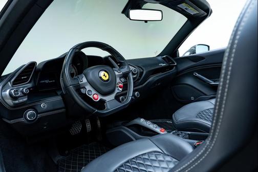 Grigio Scuro 2018 Ferrari 488 Spider Base