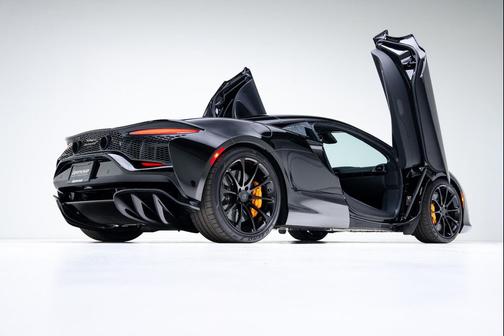 2026 McLaren Artura Coupe