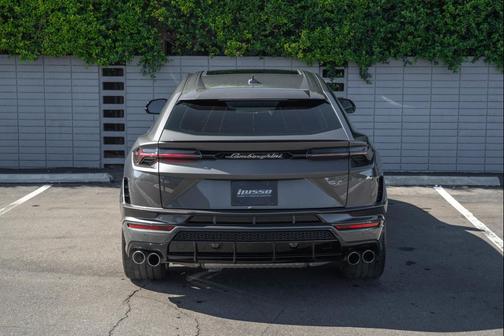 2024 Lamborghini Urus S