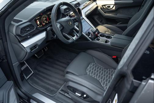 2024 Lamborghini Urus S
