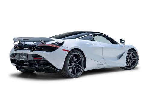 Glacier White 2018 McLaren 720S Performance