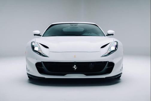 2019 Ferrari 812 Superfast Base