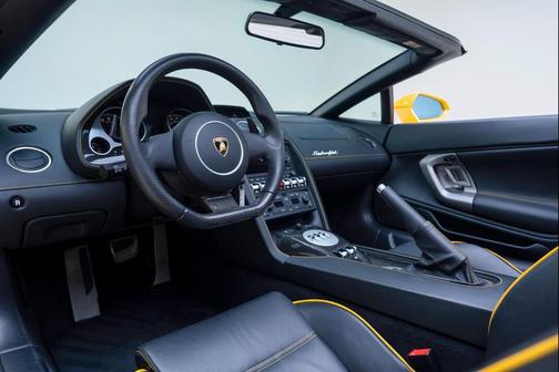 Giallo Midas (Yellow) 2011 Lamborghini Gallardo LP560-4