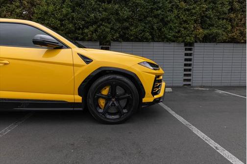 2019 Lamborghini Urus SUV