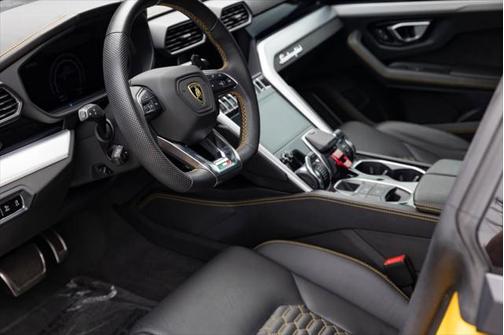 2019 Lamborghini Urus SUV