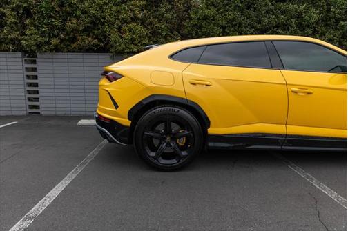 2019 Lamborghini Urus SUV