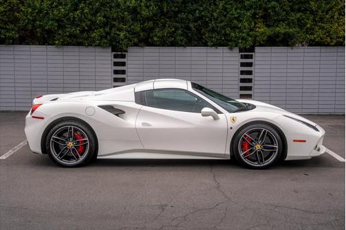 2018 Ferrari 488 Spider Base