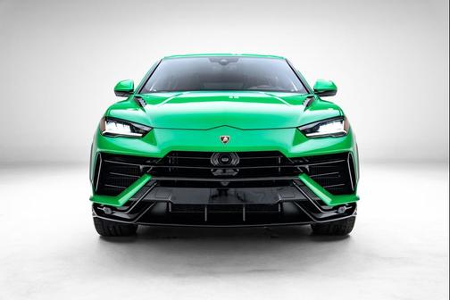 2023 Lamborghini Urus Performante