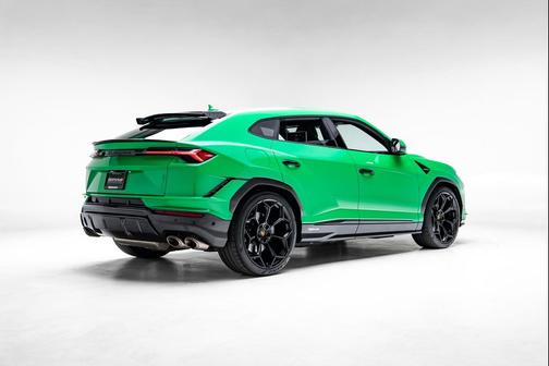 2023 Lamborghini Urus Performante