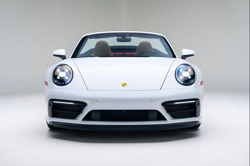 2022 Porsche 911 Carrera 4 GTS