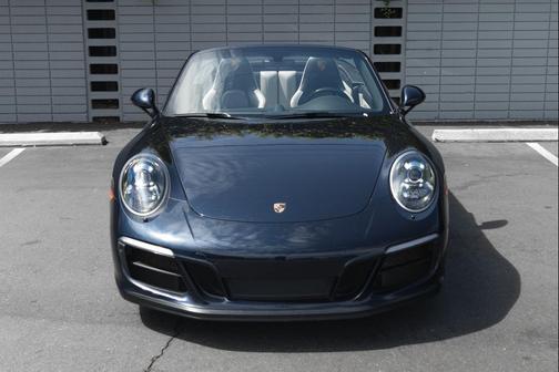 2017 Porsche 911 Carrera GTS