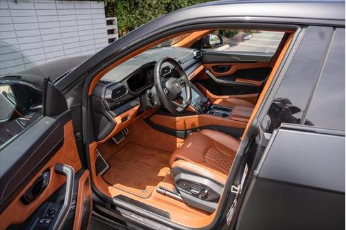 2023 Lamborghini Urus S