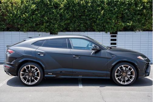 2023 Lamborghini Urus S