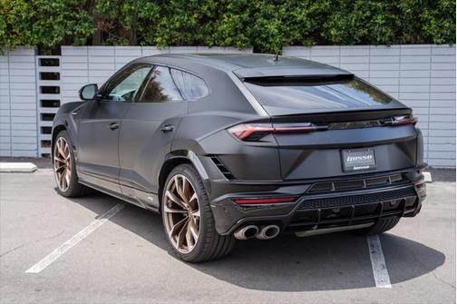 2023 Lamborghini Urus S