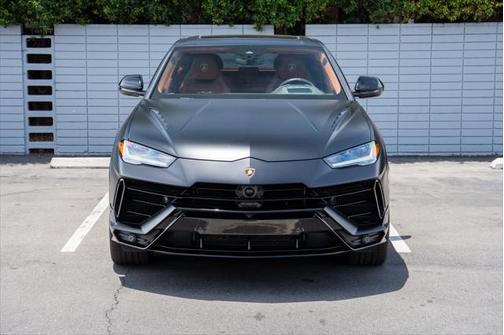 2023 Lamborghini Urus S