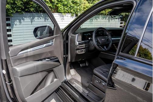 2025 Cadillac Escalade ESV V-Series