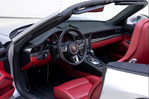 2018 Porsche 911 Turbo S