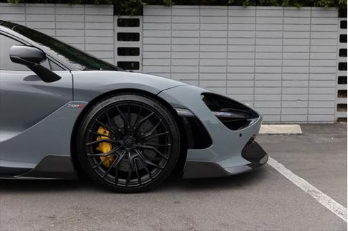 2020 McLaren 720S Base