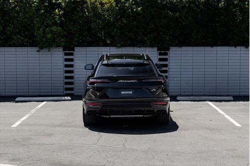 2021 Lamborghini Urus Graphite Capsule