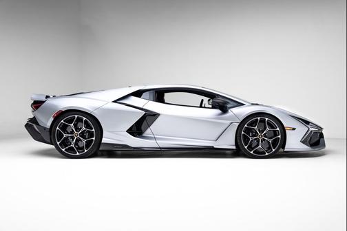 2025 Lamborghini Revuelto Coupe