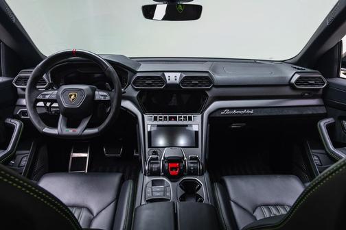 Verde Mantis Pearl 2023 Lamborghini Urus Performante