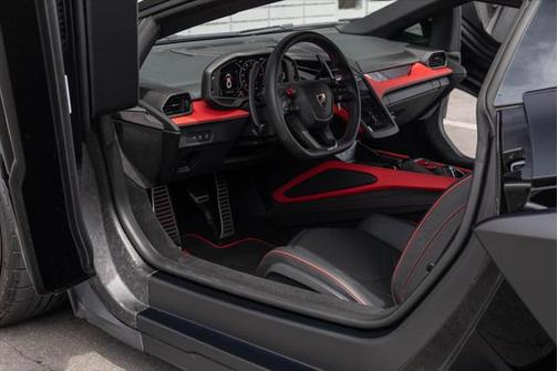 2024 Lamborghini Revuelto Coupe