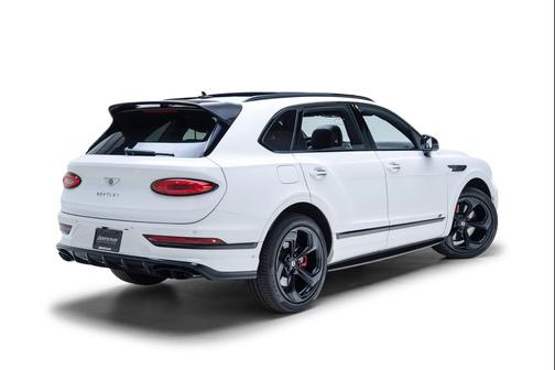 White 2022 Bentley Bentayga V8