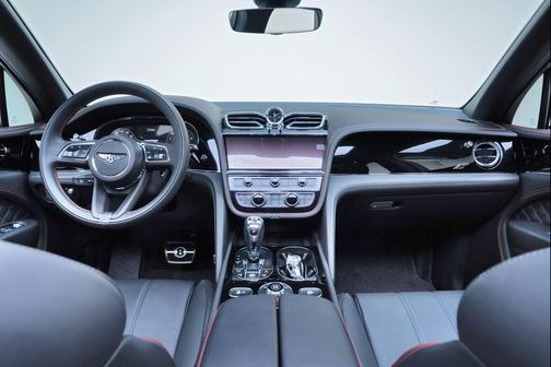 White 2022 Bentley Bentayga V8