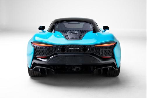 2023 McLaren Artura Coupe