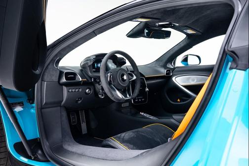 2023 McLaren Artura Coupe