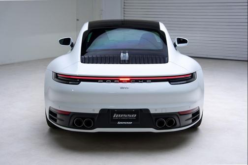 2020 Porsche 911 Carrera