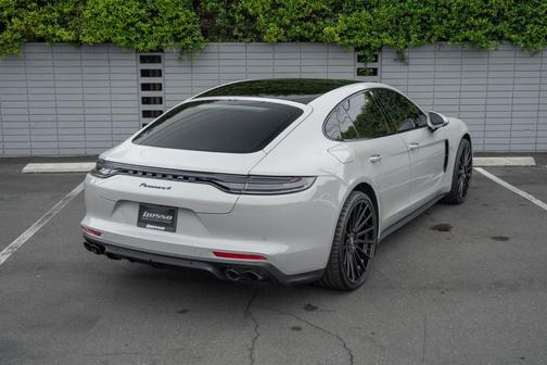 2023 Porsche Panamera 4 Platinum Edition