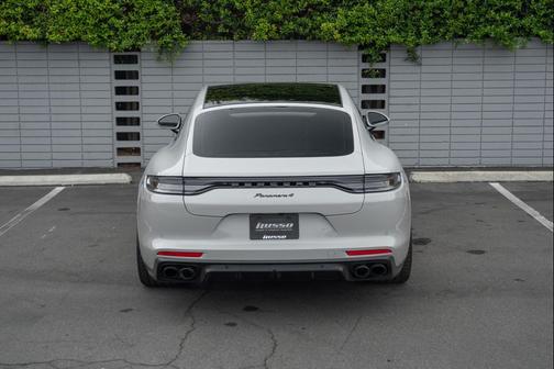2023 Porsche Panamera 4 Platinum Edition