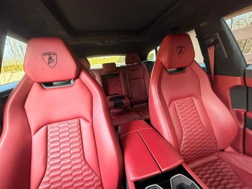 2019 Lamborghini Urus SUV