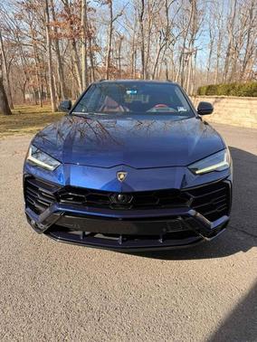 2019 Lamborghini Urus SUV