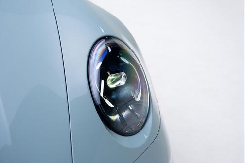 2025 Porsche 911 Carrera 4 GTS