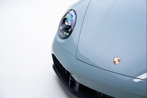 2025 Porsche 911 Carrera 4 GTS