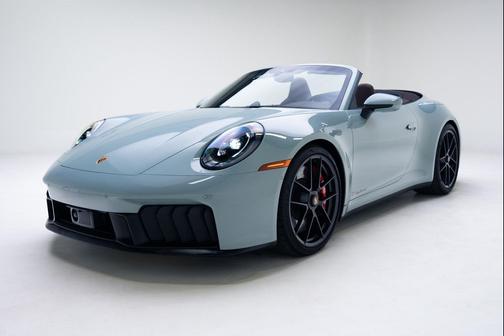 2025 Porsche 911 Carrera 4 GTS