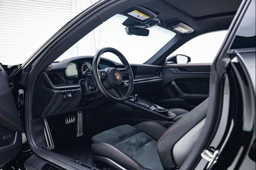 2024 Porsche 911 Carrera GTS