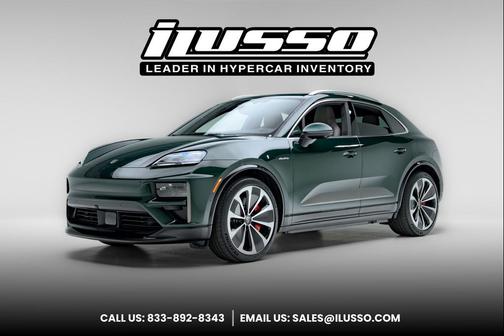 Oak Green Metallic Neo 2024 Porsche Macan Macan Electric Turbo