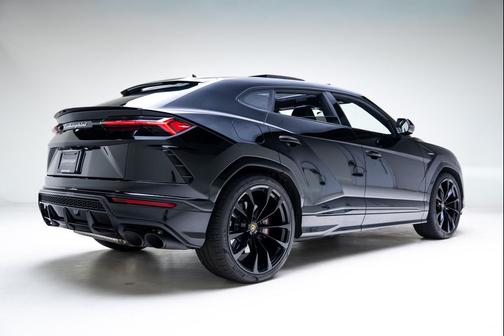 2022 Lamborghini Urus SUV