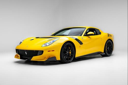 Giallo Triplo Strato 2017 Ferrari F12tdf Coupe